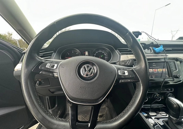 Volkswagen Passat cena 67000 przebieg: 132000, rok produkcji 2016 z Trzemeszno małe 301